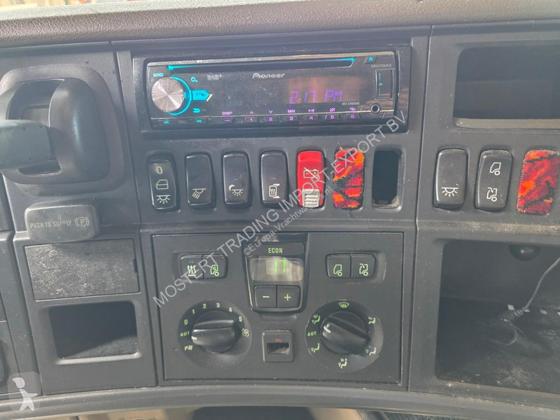 Scania R560 6X2 HNA Scania R560 V8 6x2 Tractor...