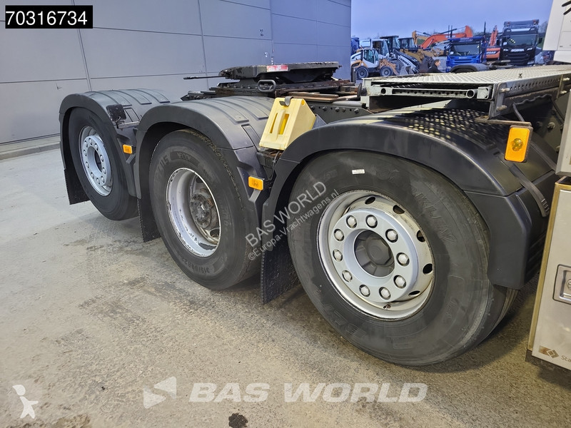 جرار Volvo 500 8X2 Steered Tag axle!...
