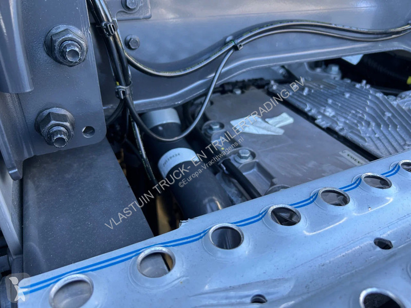 جرار Volvo 13500 | AERO | RETARDER | FULL AIR |...