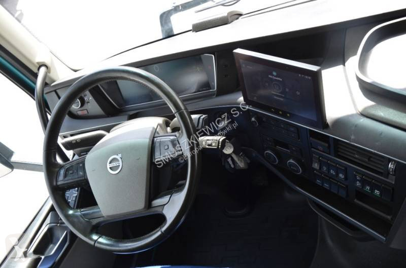 جرار Volvo