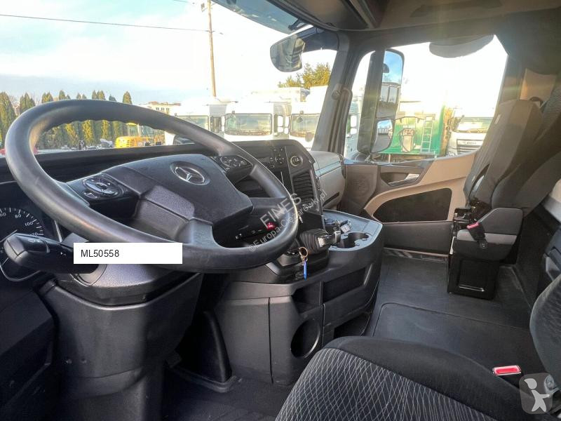 Влекач Mercedes Actros 1845