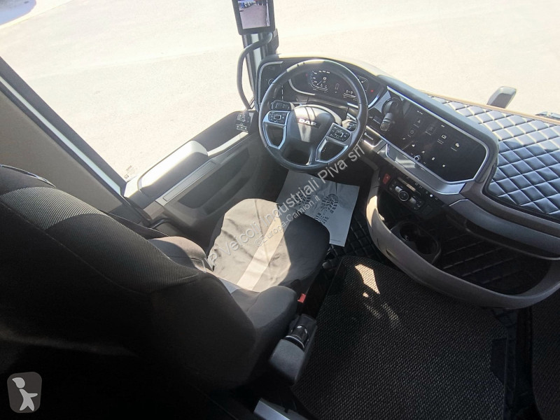 جرار DAF XG+ 530 FT