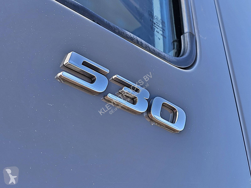 جرار DAF 530