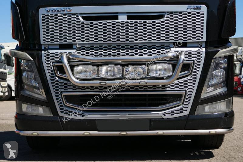 جرار Volvo