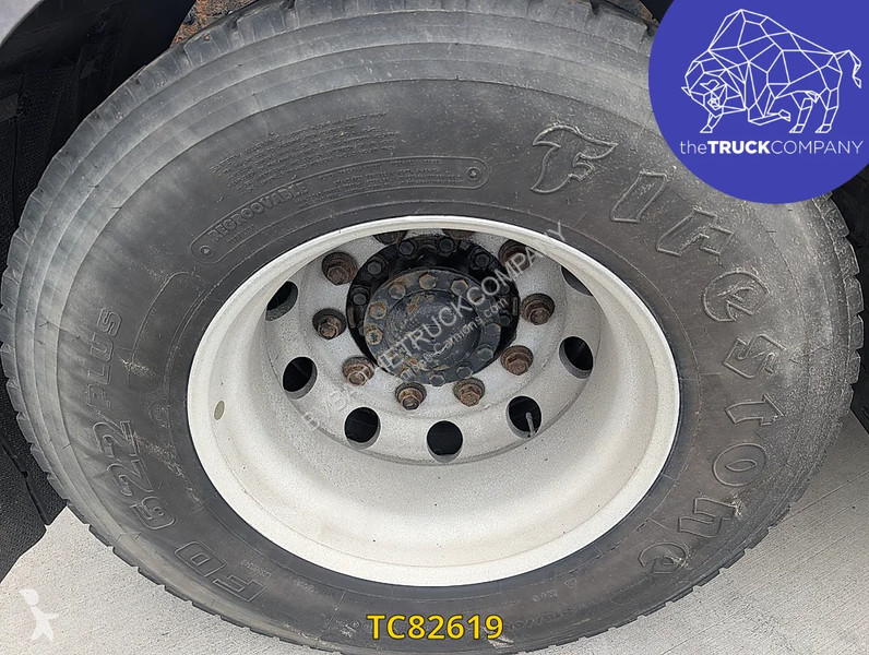 جرار Iveco 440 S42