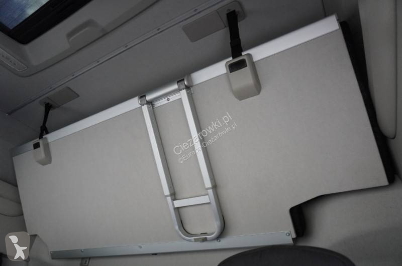 Влекач Iveco