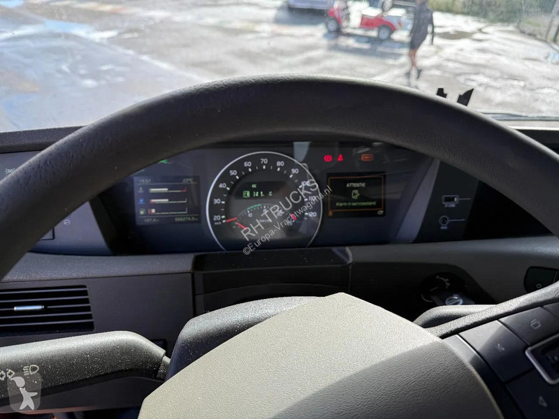 جرار Volvo 8X4 - 666274 KM