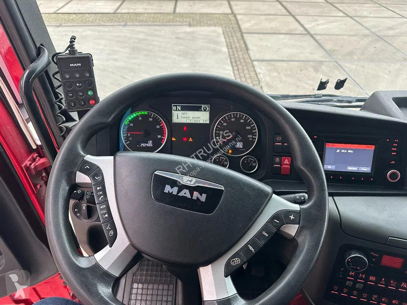 جرار MAN 33.560 6X4 EURO 6 - 113 TON - 290400 KM