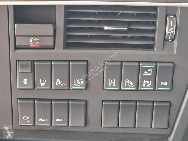 Traktor Volvo 13500 Aero Globetrotter XL 4x2 -...