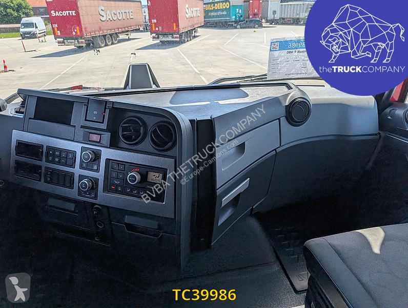 جرار Renault T 480