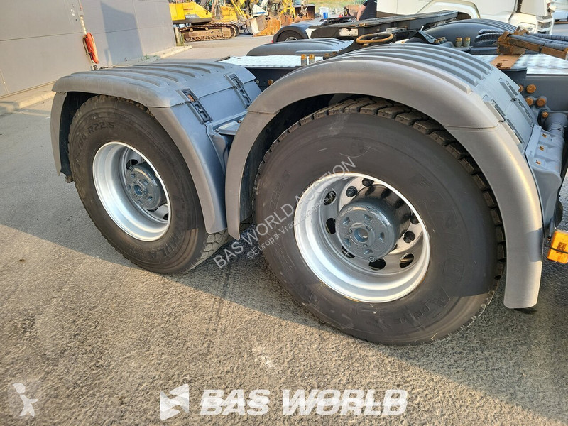 Cap tractor Scania 580