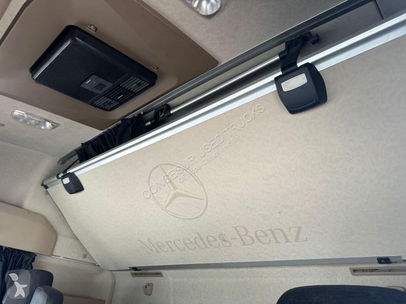 Tracteur Mercedes  1845 LS