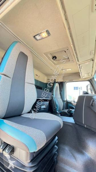 جرار Volvo