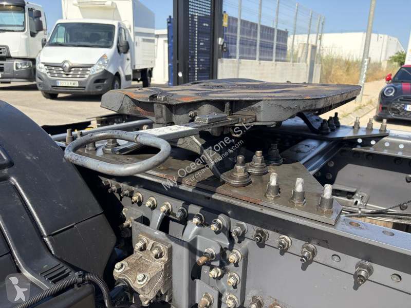جرار Renault T440