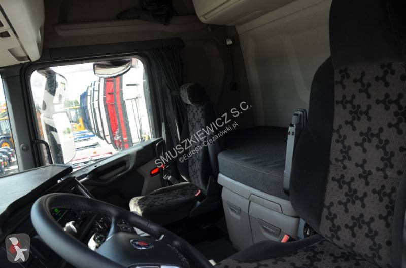 Влекач Scania