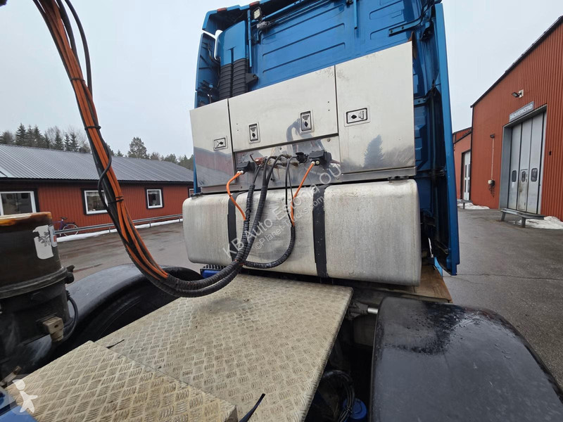جرار Volvo 750 8x4 GCW 142 ton / GLOBE XL /...