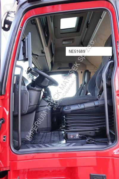 Влекач Mercedes ACTROS 1845