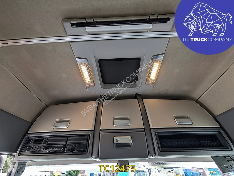 جرار Renault T 520