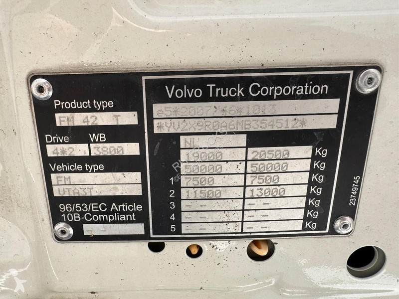 جرار Volvo 380 4X2 EURO 6