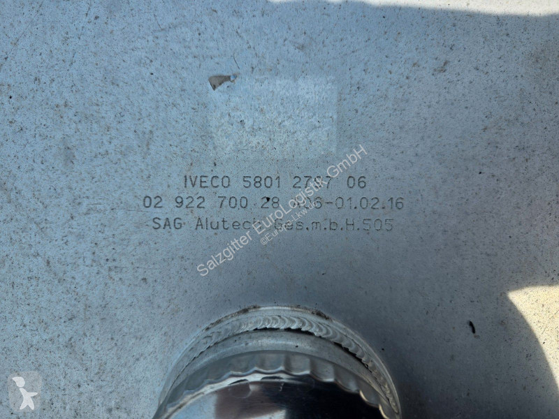 جرار Iveco 420 / Intarder