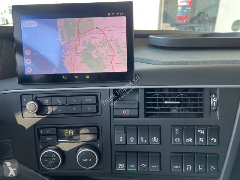 جرار Volvo