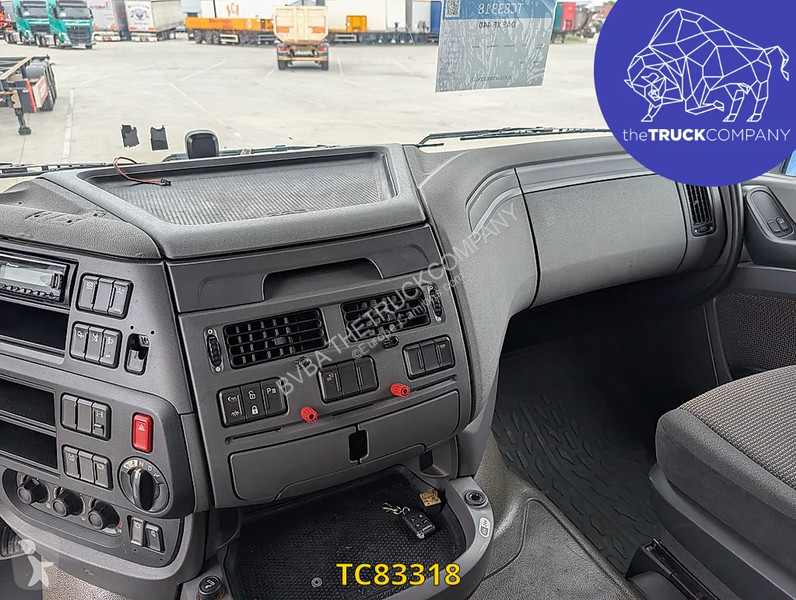 جرار DAF 440