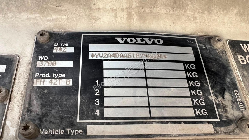 جرار Volvo 12420 (MANUAL GEARBOX / BOITE MANUELLE)