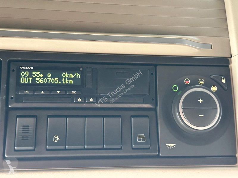 جرار Volvo 500 4x2 LL Hubsattel