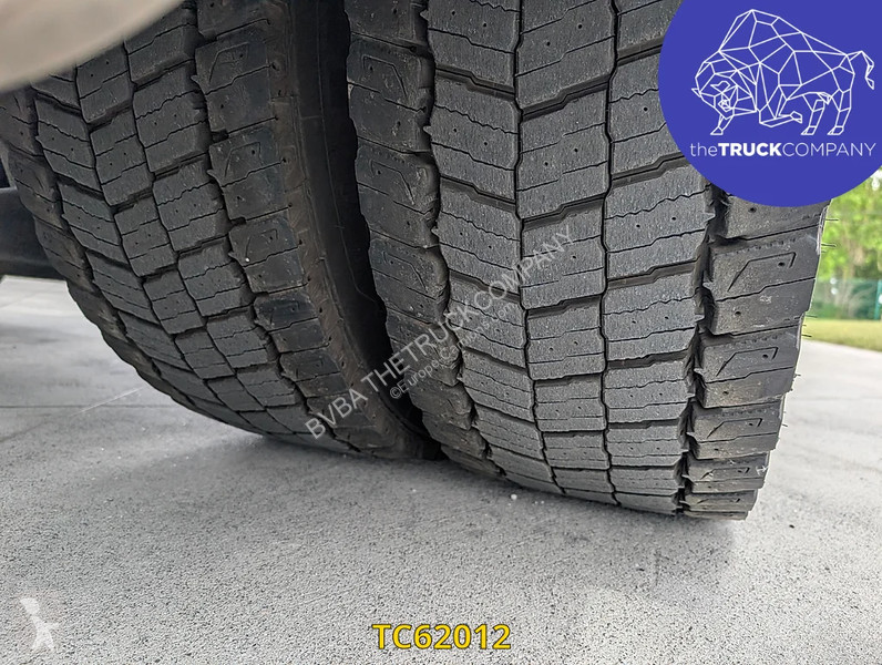 جرار Volvo 500