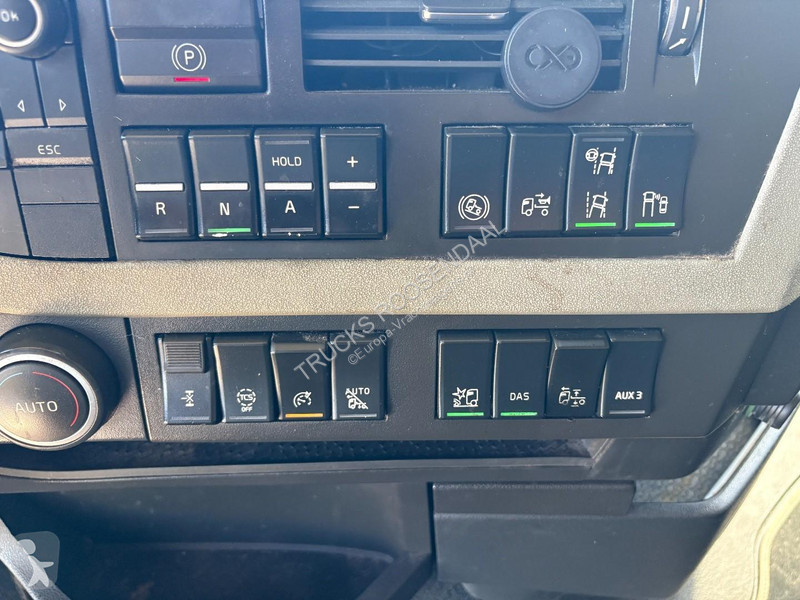 جرار Volvo + RETARDER + EURO 6C + SPOILERS + XL...