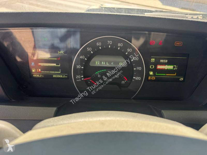 جرار Volvo