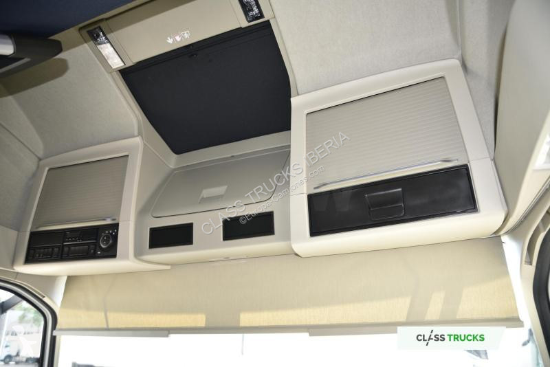 جرار Volvo 500 Globetrotter XL Retarder...