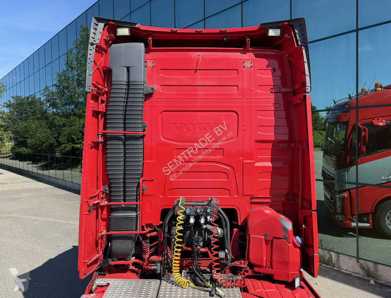 جرار Volvo 13500 FULL AIR 6x2 TWINSTEER I-PARK...