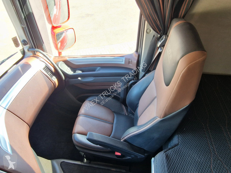 Тягач DAF 530 SpaceCab 4x2 - Retarder -...