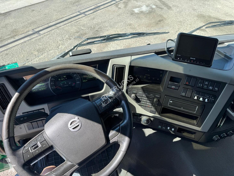 Trattore Stradale Volvo 4X2 EURO 6 + HMF...