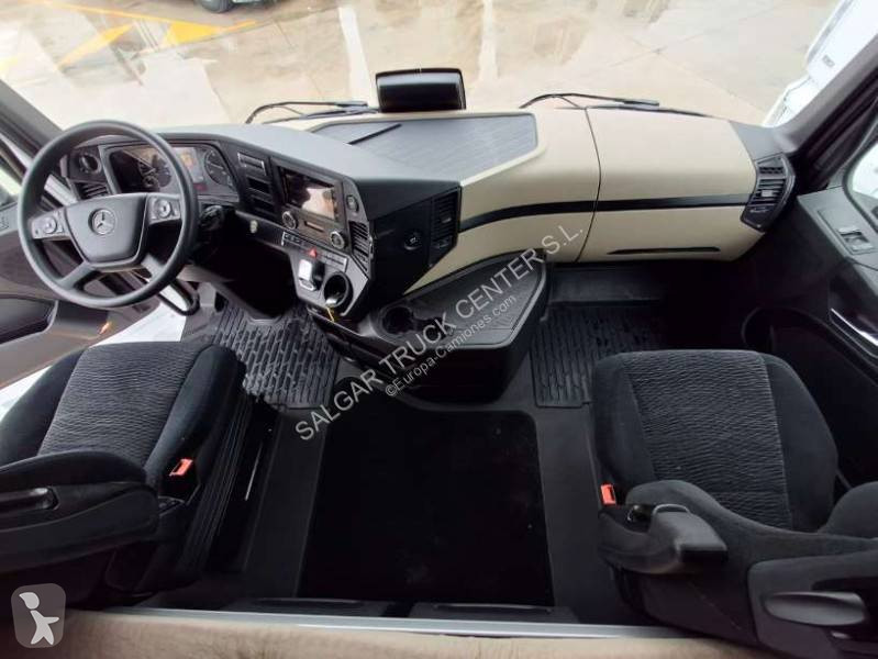 جرار Mercedes