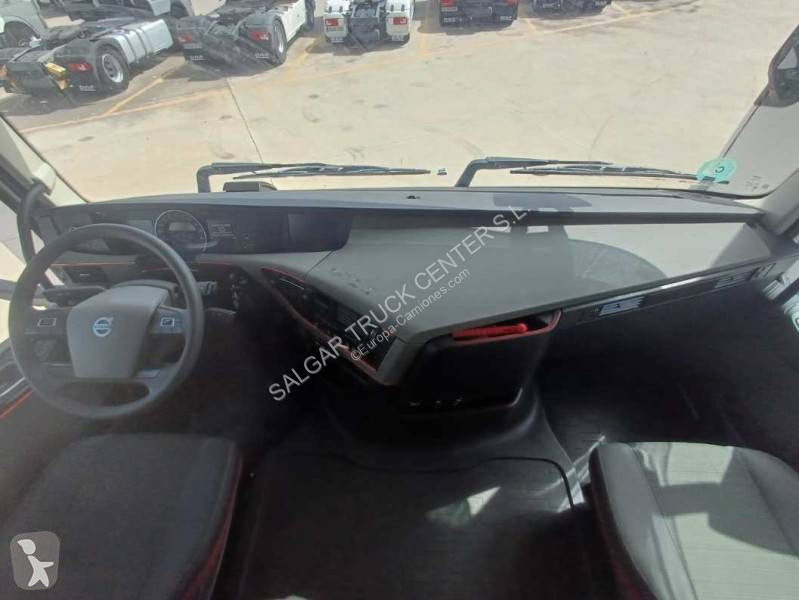 جرار Volvo