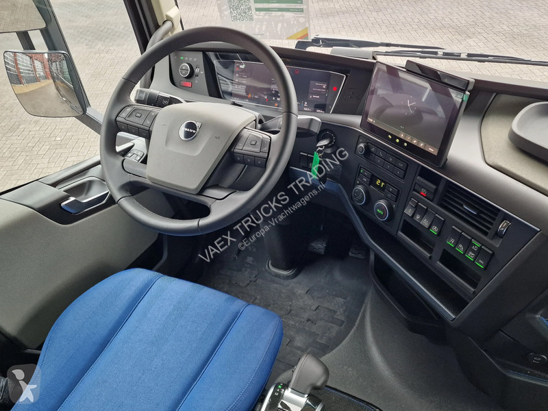 Traktor Volvo 13500 Globetrotter XL 4x2 - NEW -...