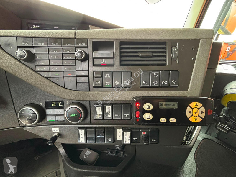 جرار Volvo 750 8x4 GCW 185 ton / GLOBE XL /...