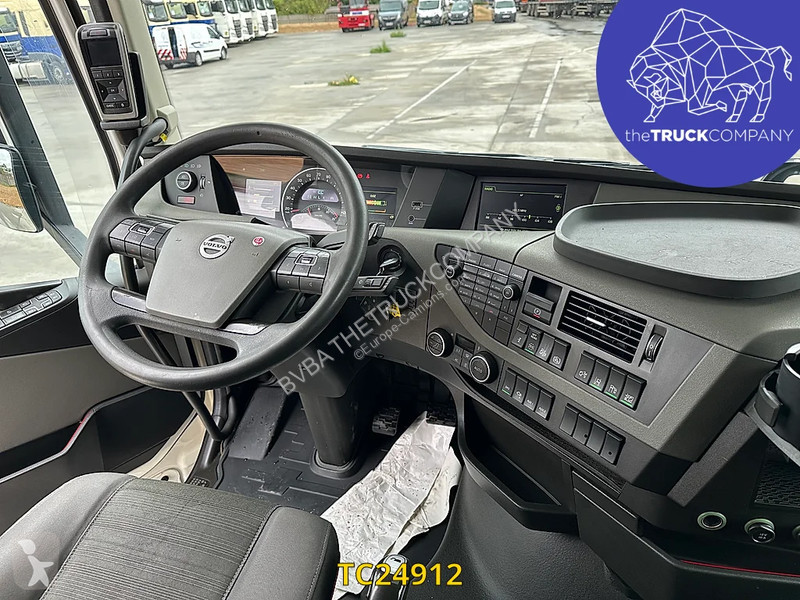 جرار Volvo