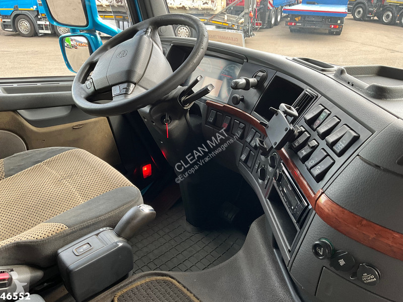 Cabeza tractora Volvo 520 8x4 Euro 5...