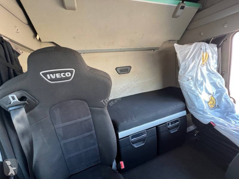 Tahač Iveco 490
