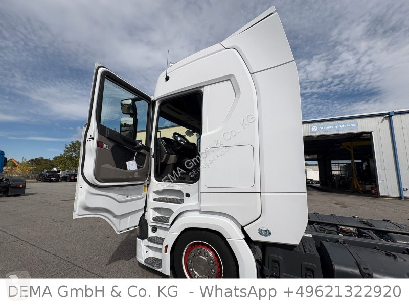 Cabeza tractora Scania...
