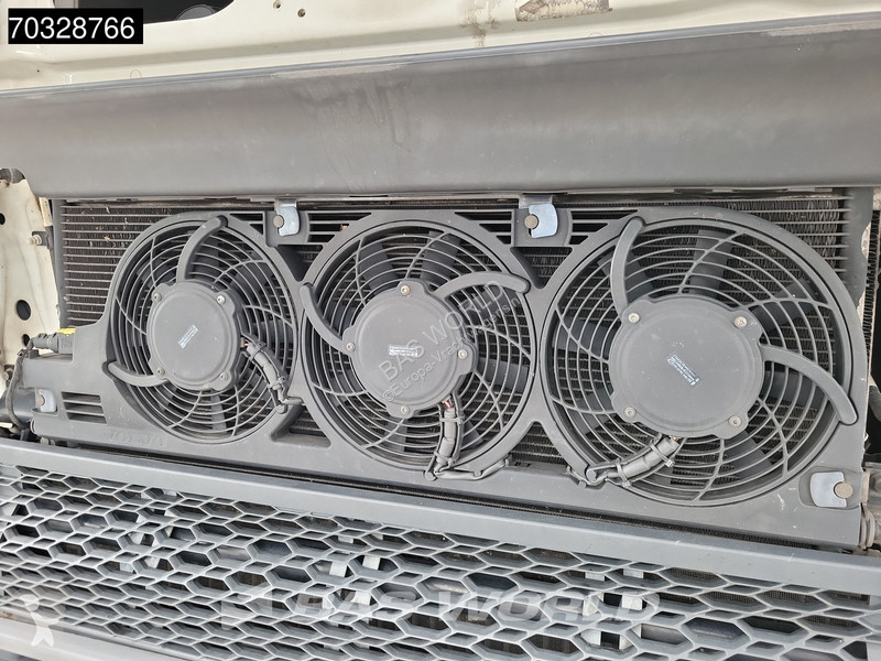 Tahač Volvo 500 4X2 XL 2xTanks Xenon I-ParkCool...