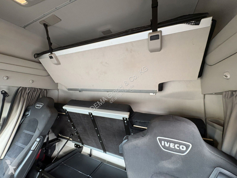 Nyergesvontató Iveco S...