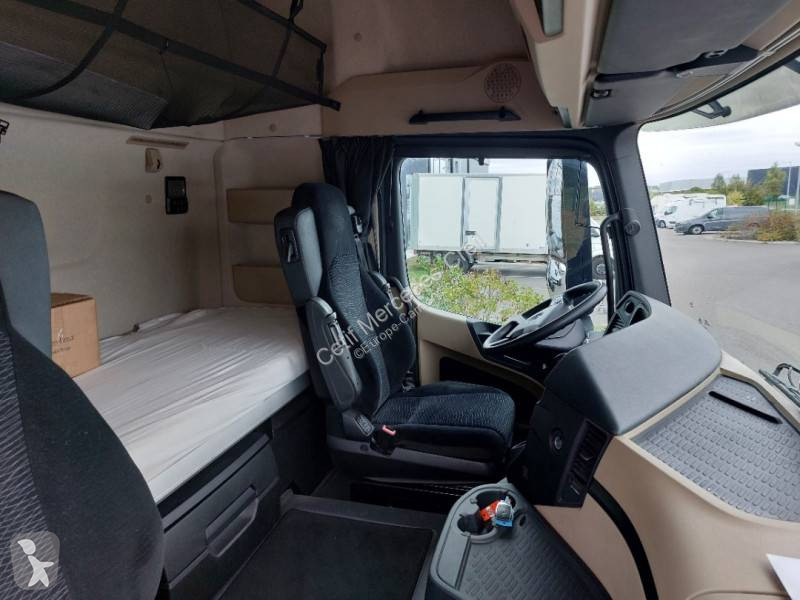 Cabeza tractora Mercedes 1845