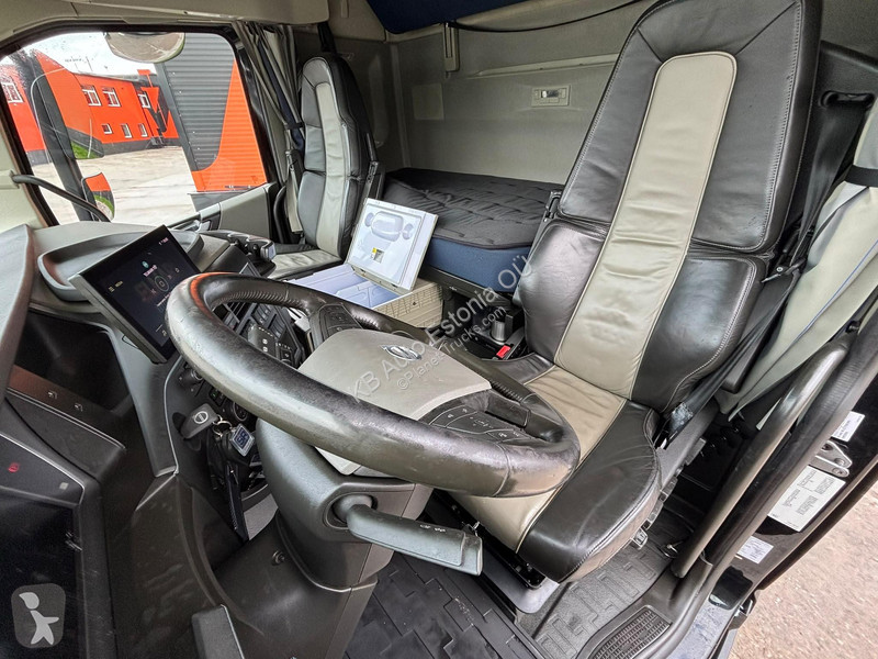 Tractor Volvo 500 6x2 GLOBE XL / ADR / RETARDER...