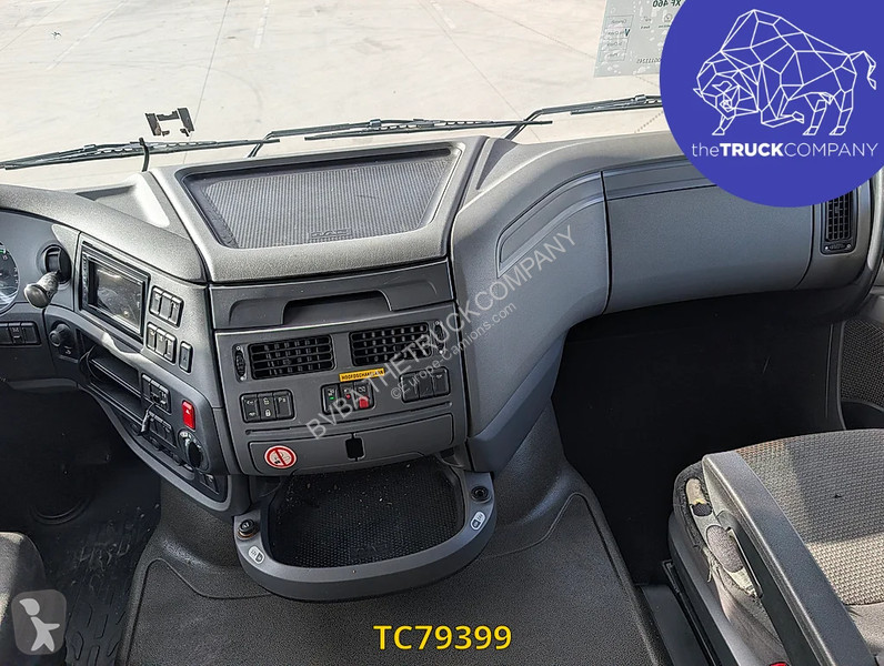 Cap tractor DAF