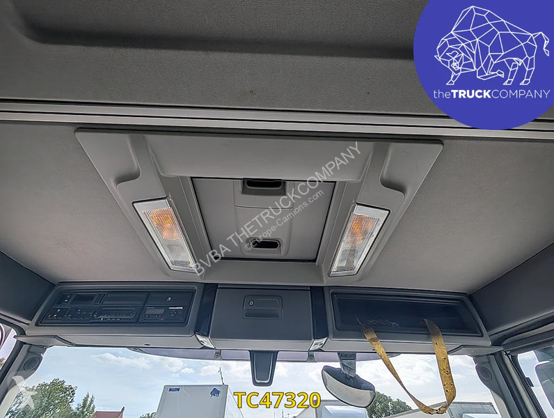 Cap tractor Renault T 440