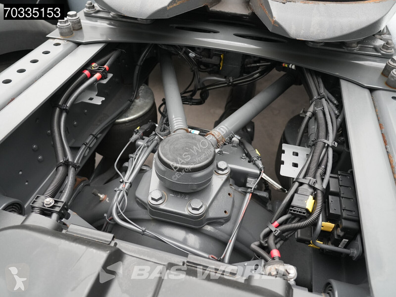 Тягач DAF 480 4X2 Retarder 2x Tanks Standklima ACC